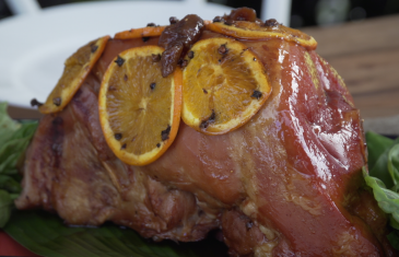 Fig And Ginger Glazed Ham